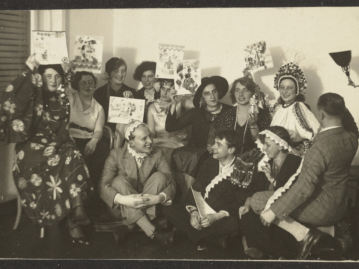 Migracije i umrežavanja umjetnica primijenjene umjetnosti između dvaju svjetskih ratova – prilog kulturnoj povijesti u Hrvatskoj