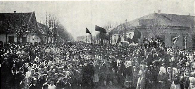 Šid 1908. - Proglašenje izbora prvog socijaldemokratskog poslanika u Hrvatski sabor. Izvor: Vitomir Korać, Povjest radničkog pokreta u Hrvatskoj i Slavoniji, Knjiga Prva (1929.), 205. str.