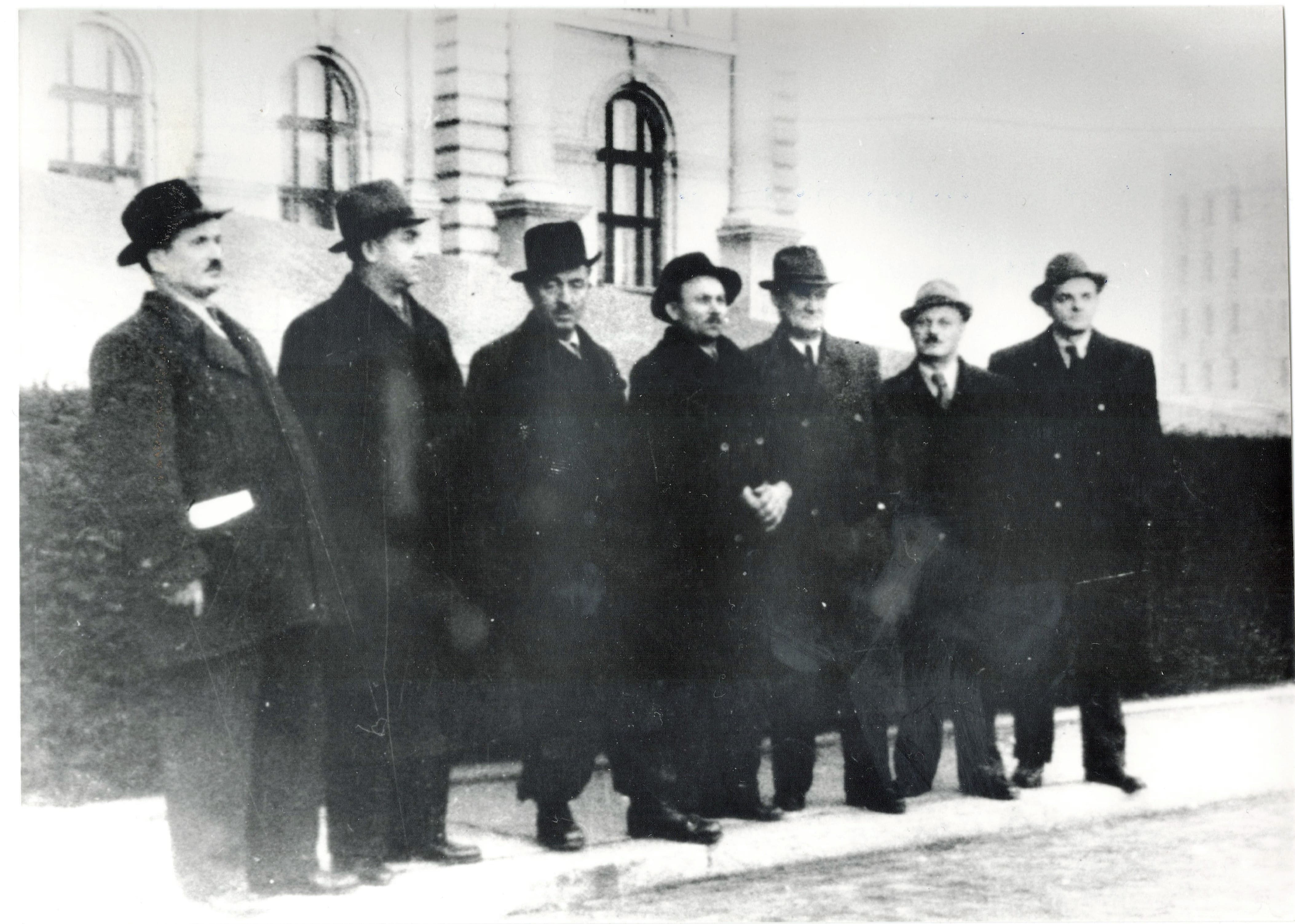 Vodstvo HRSS-a (S. Škare, Z. Sremec, S. Prvčić, F. Gaži, F. Frol, A. Vrkljan i J. Draušnik). Izvor: Javna domena.