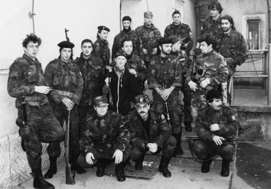 Dio prvih rapskih dragovoljaca na Ličkom bojištu, Otočac 1991. (izvor: Kvarnerski otoci u Domovinskom ratu, str. 207)