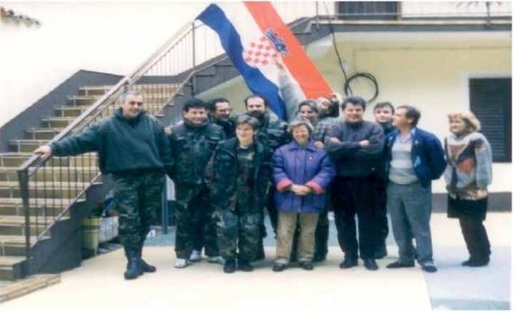 Dragovoljci Ratne bolnice Šiška, Pag, studeni 1991. (izvor: Kvarnerski otoci u Domovinskom ratu, str. 464)